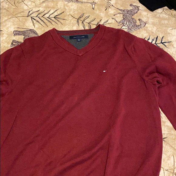 Tommy Hilfiger sweater - Picture 2 of 2
